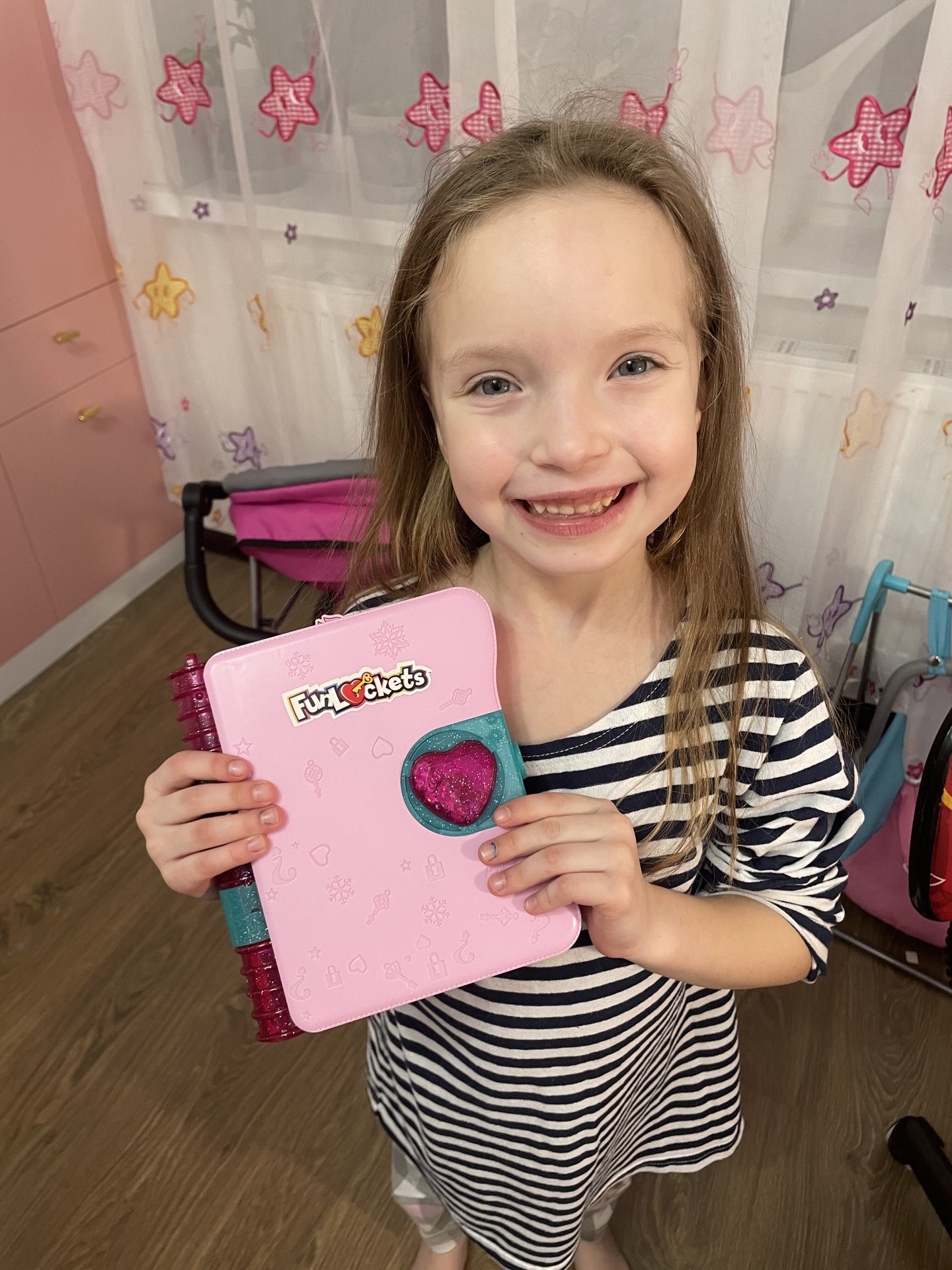 Дневник с секретиками ( обзор подарка на день рождение ) смотреть онлайн