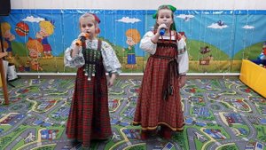 "Раз калинка, два калинка" Варя Иванова, Соня Кириленко (7 лет)