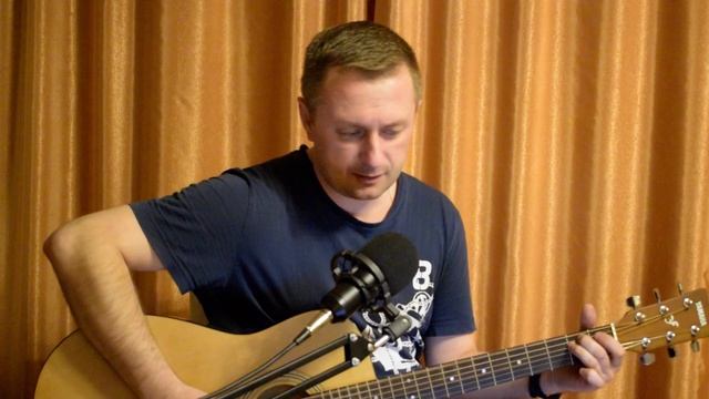 Песня под гитару - Осень нежно ласкает смотреть онлайн