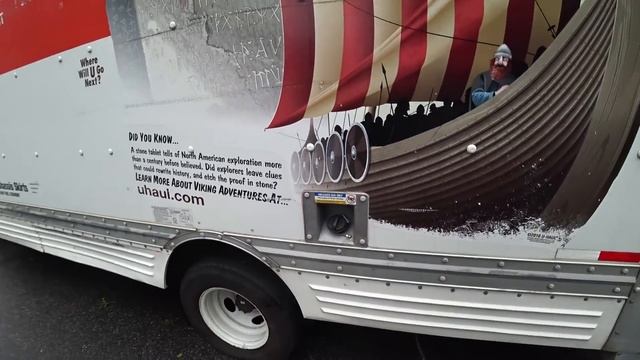 Моя квартира за $2400 в месяц в США. Аренда жилья в Нью Йорке. Ужасные квартиры для всех мигрантов. смотреть онлайн