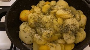 Жаренная с яйцом картошка.Самая вкусная картошка.#картошка #яйцо#еда#рецепт#просто#быстро#