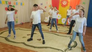 Флешмоб "Должны смеяться дети"