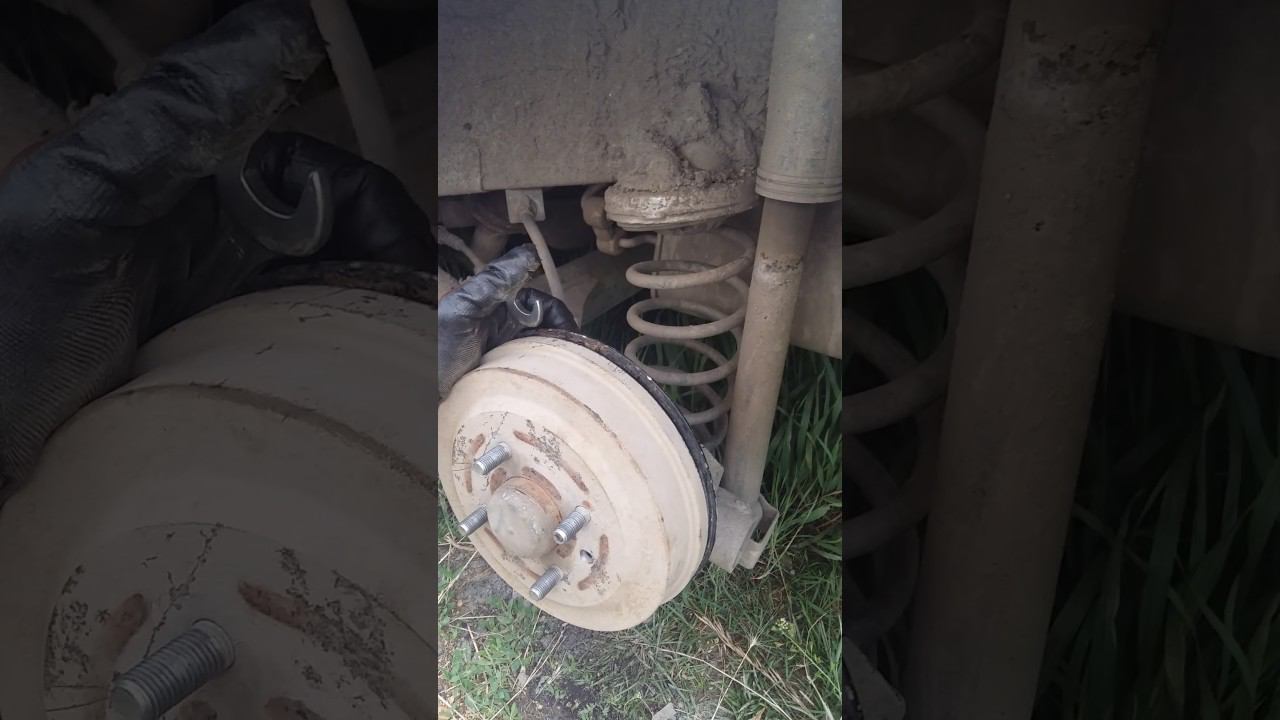 Снять тормозной барабан за 15 минут Авео. Подходит почти для любого авто. remove the brake drum смотреть онлайн