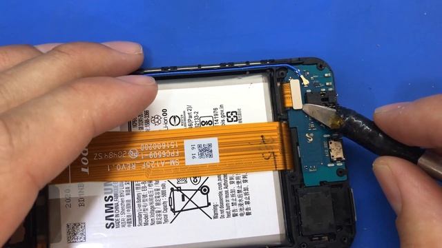 Samsung Galaxy A12 Disassembly Teardown Repair(A125F) смотреть онлайн