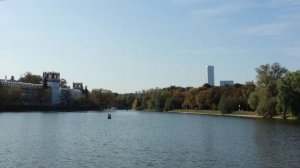 Солнечный сентябрь☀️
Кормим уток и гуляем вдоль Новодевичьего пруда ?