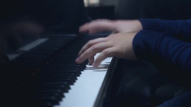 Attack on Titan Season 2 OP!!!! Shinzou wo Sasageyo!(amazing playing on piano!!!) :3 смотреть онлайн