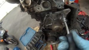 Comment caler une courroie Distribution Moteur 1.5 Dci / Moteur déposer