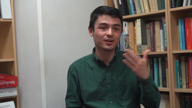 Students Applaud Prof. Card for Nobel Win смотреть онлайн