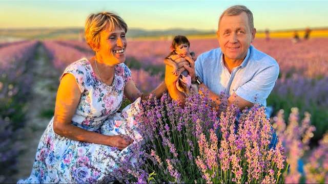 Олег Зубков. Мы с Люсей на лавандовых  полях! КРЫМСКАЯ РОСКОШЬ-успейте посетить!