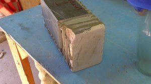 инстаграм бутылки об угол плитки