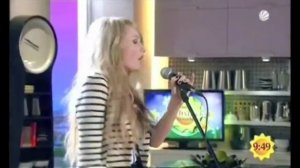 Kim Petras One Piece of Tape Performance !