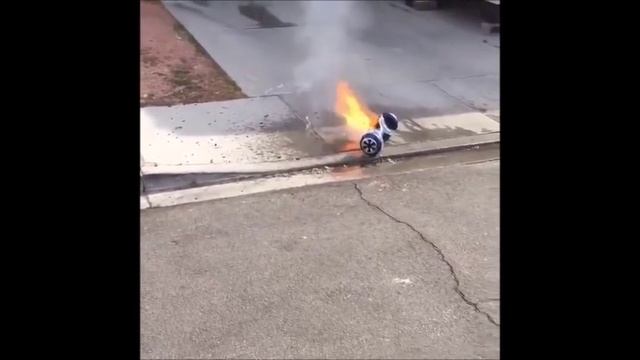 HOOVERBOARD Scooter Catches Fire (Must Have Overheated) (VIDEO) смотреть онлайн