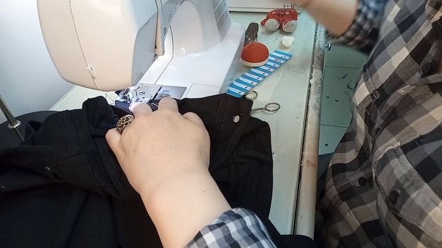 Как вшить молнию в джинсы.