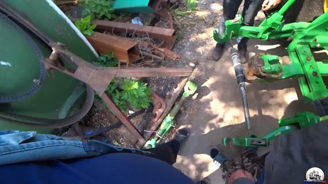 Прибытие и разгрузка упаковщика зерна МЗУ-01. Вытащили на John Deere "дорожный" дискатор. смотреть онлайн