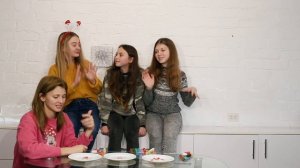 ЧЕЛЕНДЖ СЛЕПИ ИЗ ПЛАСТИЛИНА ЗА МИНУТУ И ВЫИГРАЙ!!! КИНДЕР МАКСИ, БОЛЬШОЙ СЛАЙМ И ДРУГОЕ!