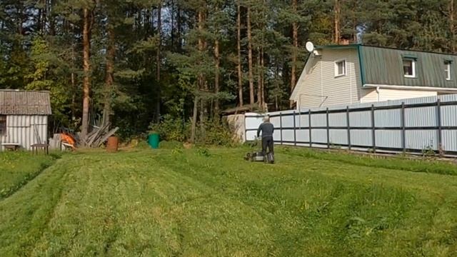 Косим поле на моноколесе!:)Роботы на службе у Человечества!  Моноколесо и газонокосилка!