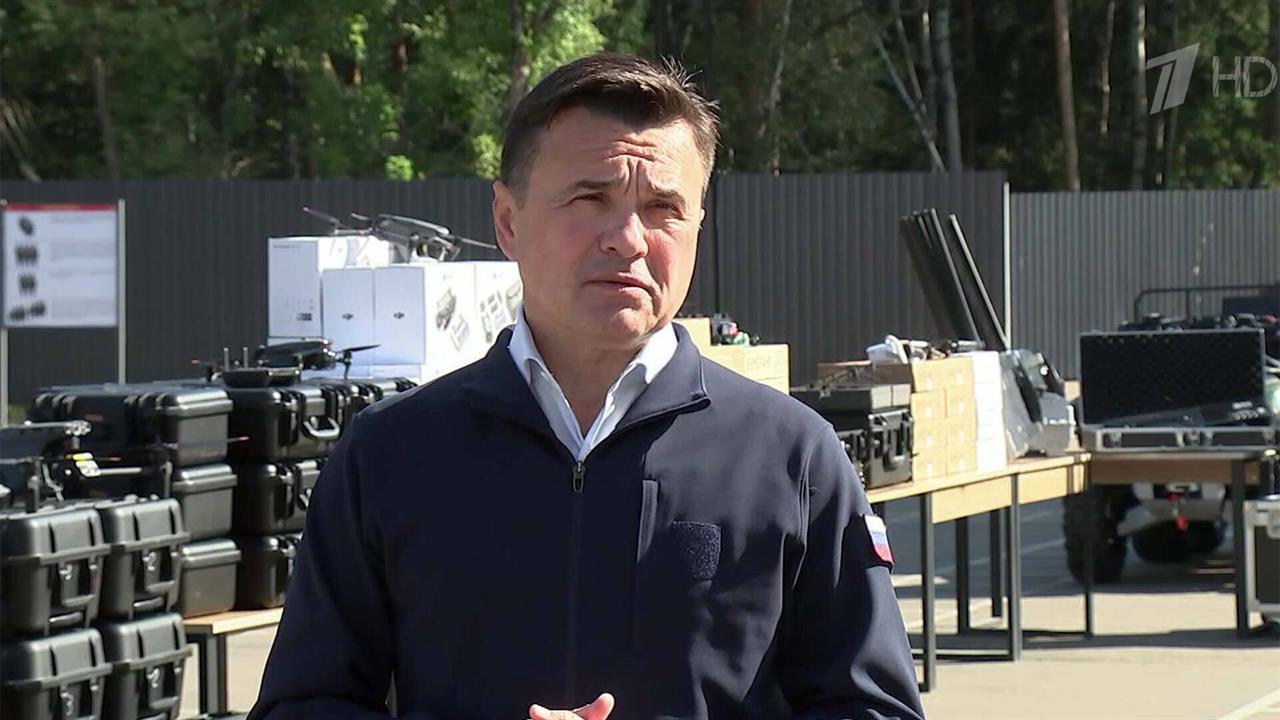 Глава Подмосковья побывал на пункте отбора на службу по контракту в Балашихе