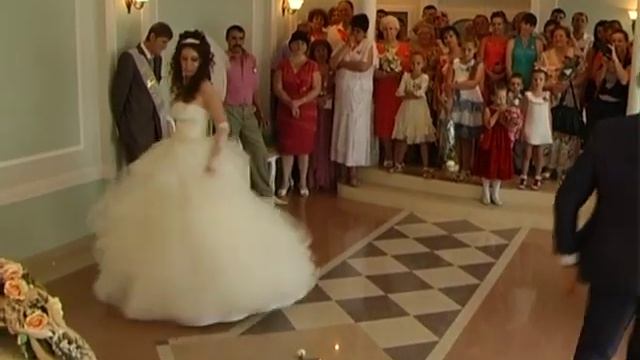 первый танец в ЗАГСе, Кропоткин смотреть онлайн