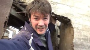 БЕТОННЫЙ КОРАБЛЬ?! Какие раньше строили корабли? // Затонувший в реке Аксай. Залезем?
