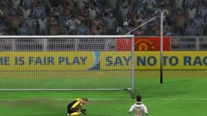 Fifa Online : Valencia 3 - 0 MU ........World Tour ( Beautilful goal 1:22 )