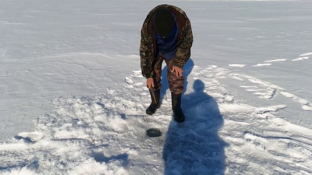 Счастливые люди Баунтовского района Ловля большого налима на маленькую удочку смотреть онлайн