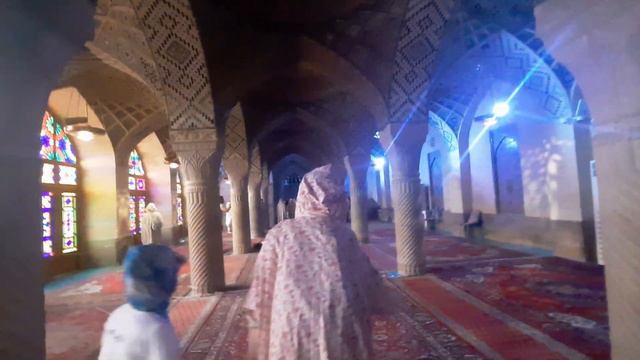 20221103 030 Иран, Шираз Розовая мечеть внтури И почему она розовая смотреть онлайн