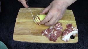 Картошка гармошка с беконом - аппетитная и очень вкусная горячая закуска.