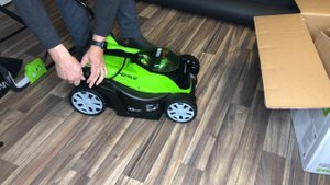 Aku rotační sekačka GREENWORKS G40LM35 40V   4K