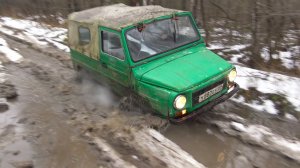 Новые УАЗы против старого ЛУАЗа! Кто сильнее на Бездорожье? Нивы страхуют. Оффроад грязь Нетормози