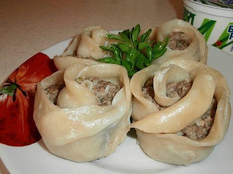 Как лепить манты-розочки.