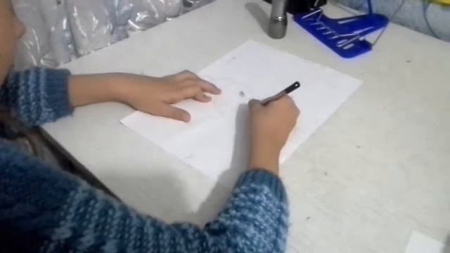 Урок рисование хелоу Китти и найдите очки солнечного зайчика и малюсенький на ресунке приВЕТ смотреть онлайн