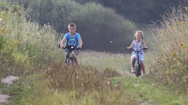 Первый клип на DJI дети велопрогулка смотреть онлайн