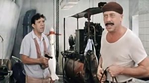 У вас ус отклеился !