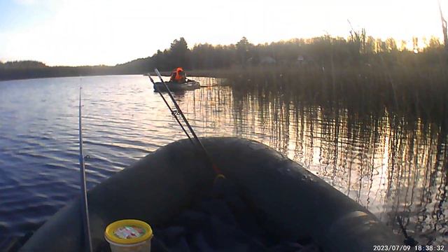 Последняя рыбалка на лодке в этом году. смотреть онлайн