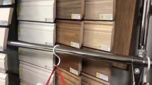 Ассортимент плинтуса в магазине! Посмотрите!