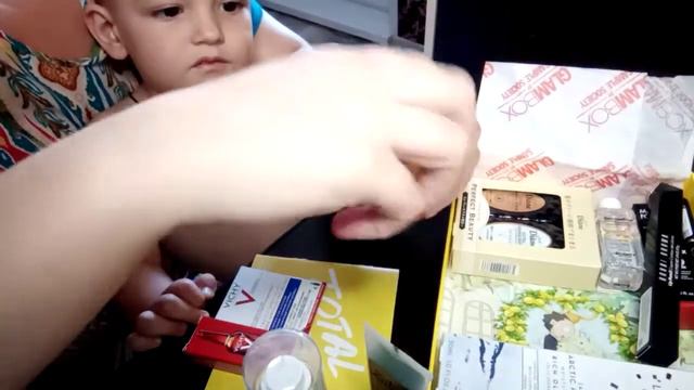 Распаковка #GlamBox #Total_yellow2020 смотреть онлайн