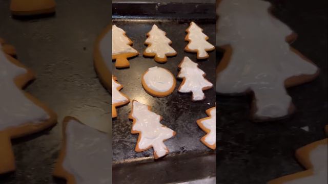 Рождественские имбирные пряники с сахарной глазурью 🍪