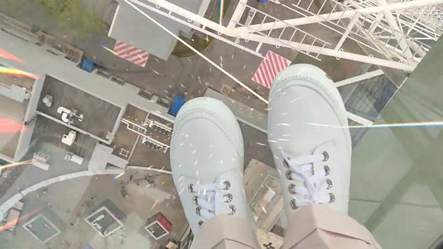 Москва. ВДНХ.Колесо обозрения Солнце Москвы. Кабинка с прозрачным дном. Танцы на стекле. 07.05.2023 смотреть онлайн