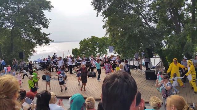Уличные музыканты Владивостока Я вспоминаю Антонов