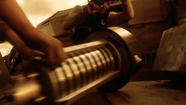 Чёрная дыра: Команда выживших пытется забрать энергоблоки перед наступлением темноты смотреть онлайн