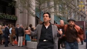 Младенец на прогулке. А ведь мы были почти богаты.