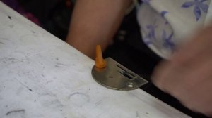 Дедовский Метод устранения обрыва нити швейной машиной