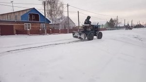 чистка снега, самодельный трактор