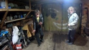 Деревенская дискотека в гараже. Апасный дядька, в деревне
