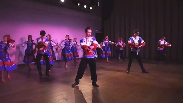 Ансамбль народного танца "Волжские узоры": хореографическая композиция "Потеха"