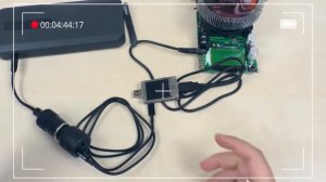 Мощный автомобильный зарядник на 100W. Потянет любой гаджет