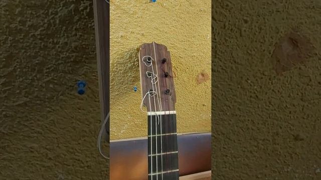 Dos Guitarras Unicas. Piezas Artesanas Del Constructor Antonio Abadia El Nene. Disponibles.