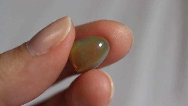 Эфиопский кристальный опал "Альдебаран" смотреть онлайн