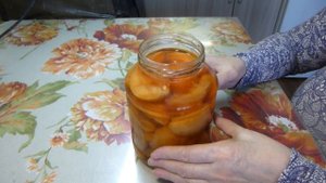 Очень вкусный компот из недозрелых персиков и абрикос, без стерилизации, легко вкусно и быстро.