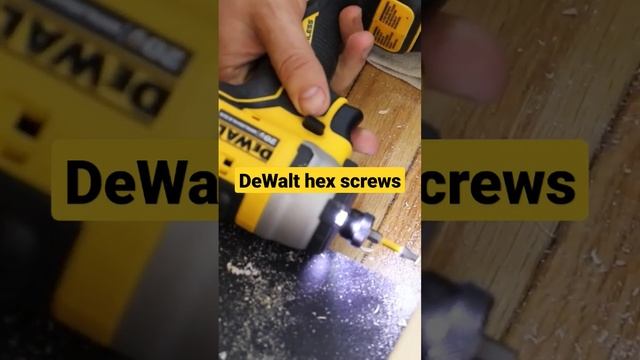 DeWalt Atomic Compact series driver: hex screw-in zoom-in ?? #construction#diy#dewalt